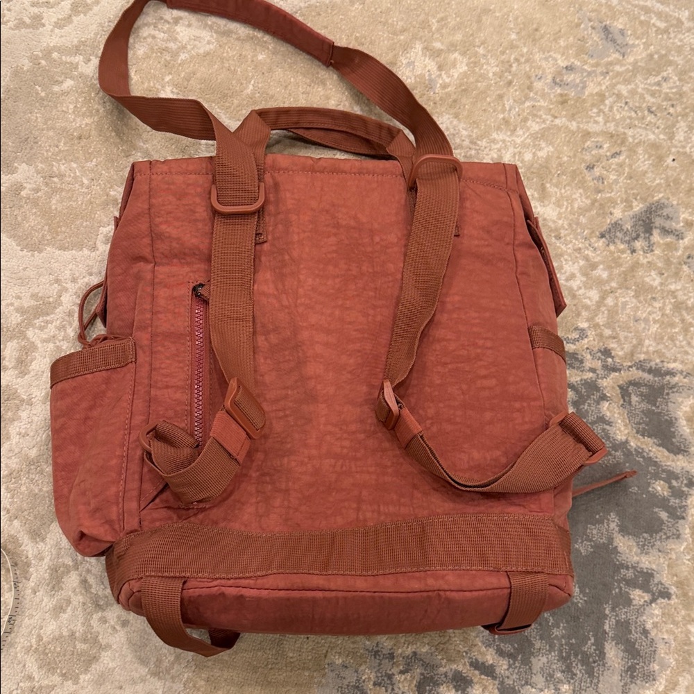Tommy Bahama Dark Dusty Pink
Terracotta Convertible Backpack Laptop
Bag - Picture 3 of 12